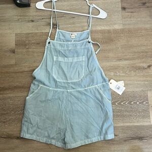 Billabong romper size large…super cute never worn still has tags!